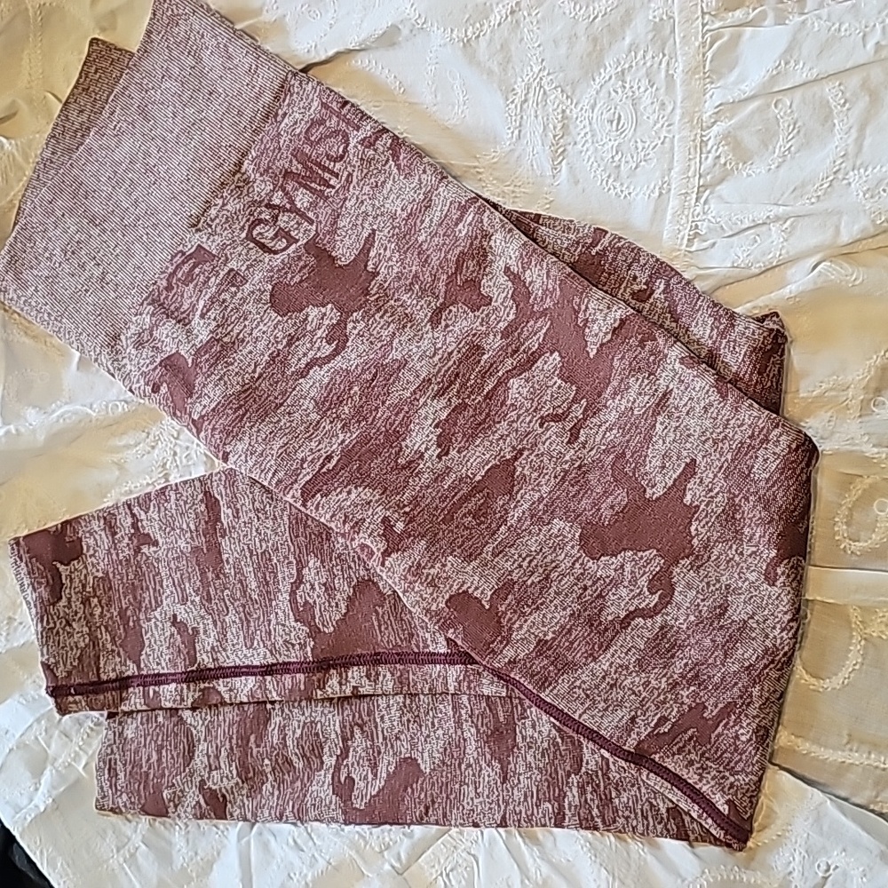 Berry gymshark leggings medium adapt camo